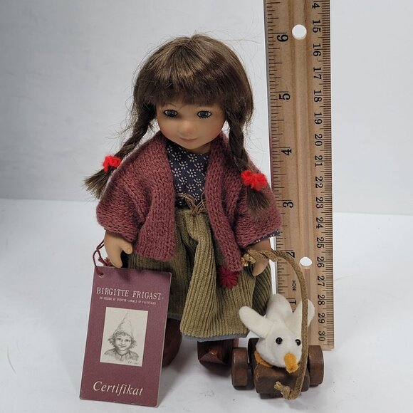 Birgitte Frigast 2005 Porcelain Doll W/ Duck Pull Toy - Picture 9 of 11